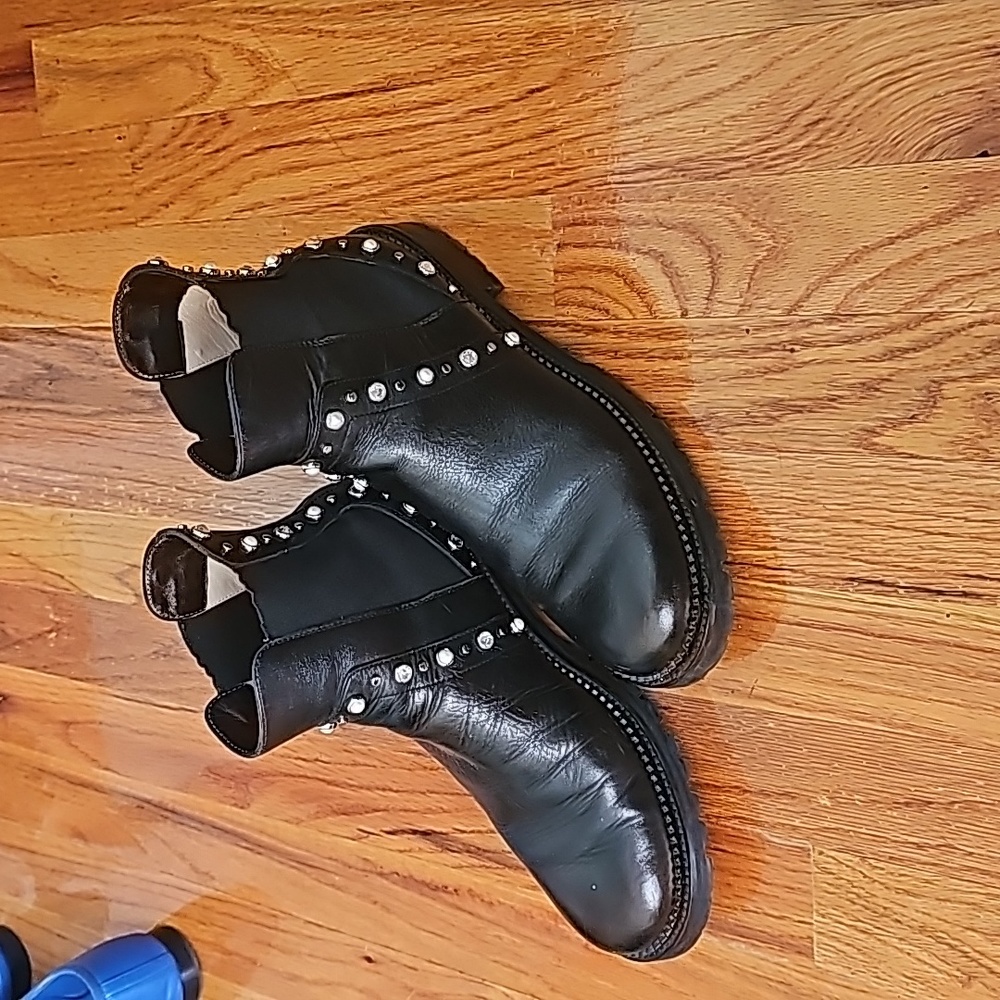 Burrow Faux Pearl Accents Chelsea Boots